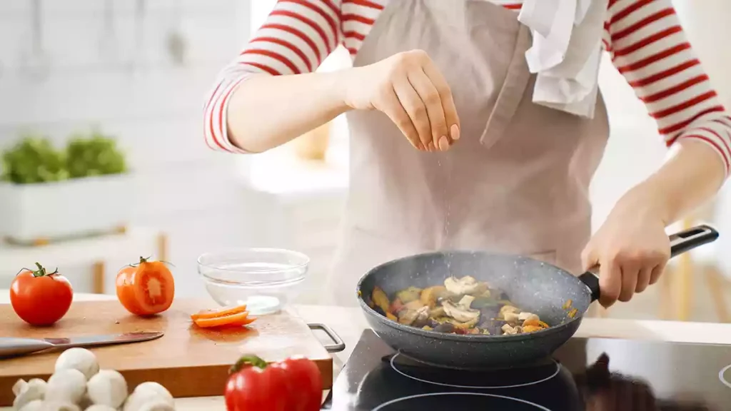 ۱۰ نکته آشپزی برای آشپزهای تازه‌کار