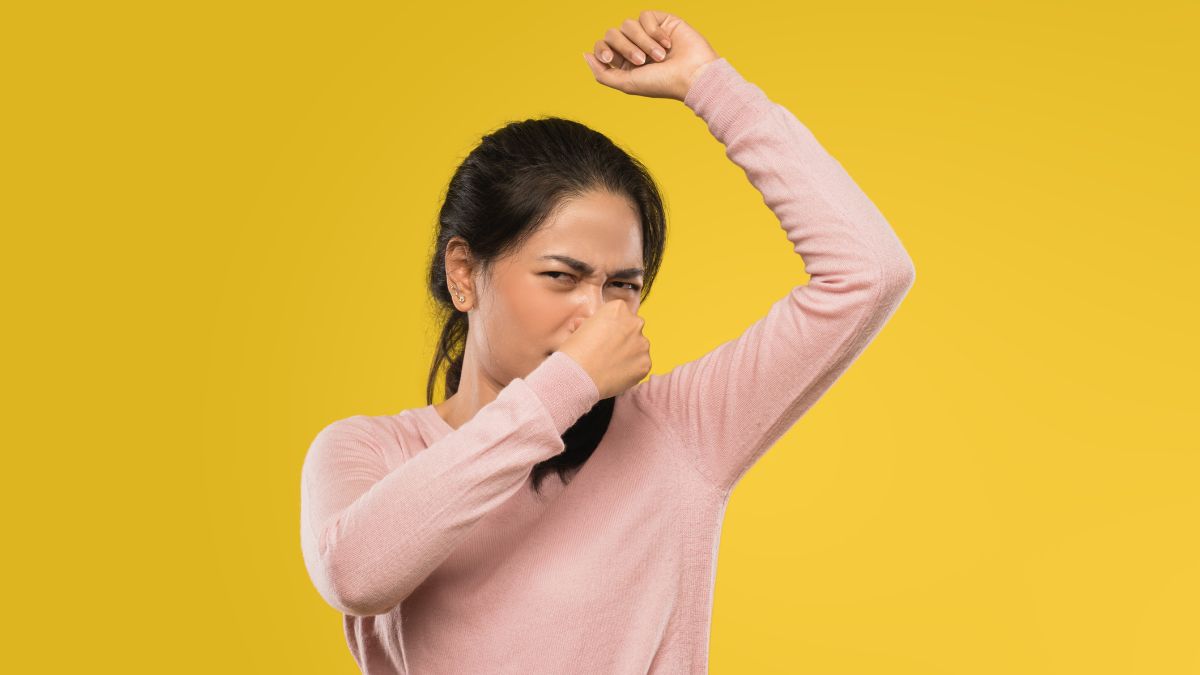 چرا زیر بغل من بوی بد میدهد؟